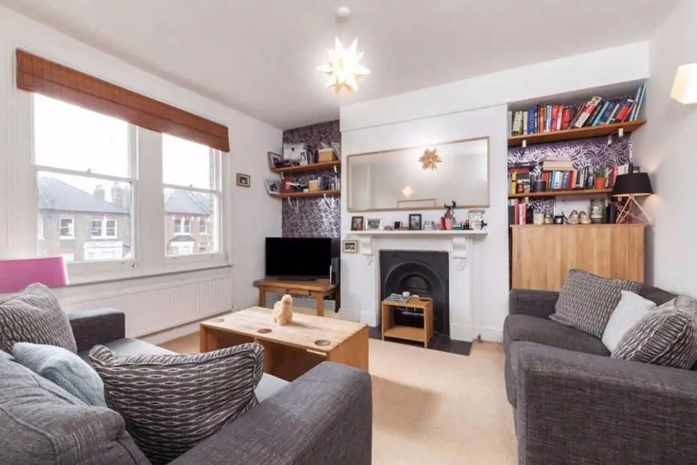 2 Bedroom Flat In North London