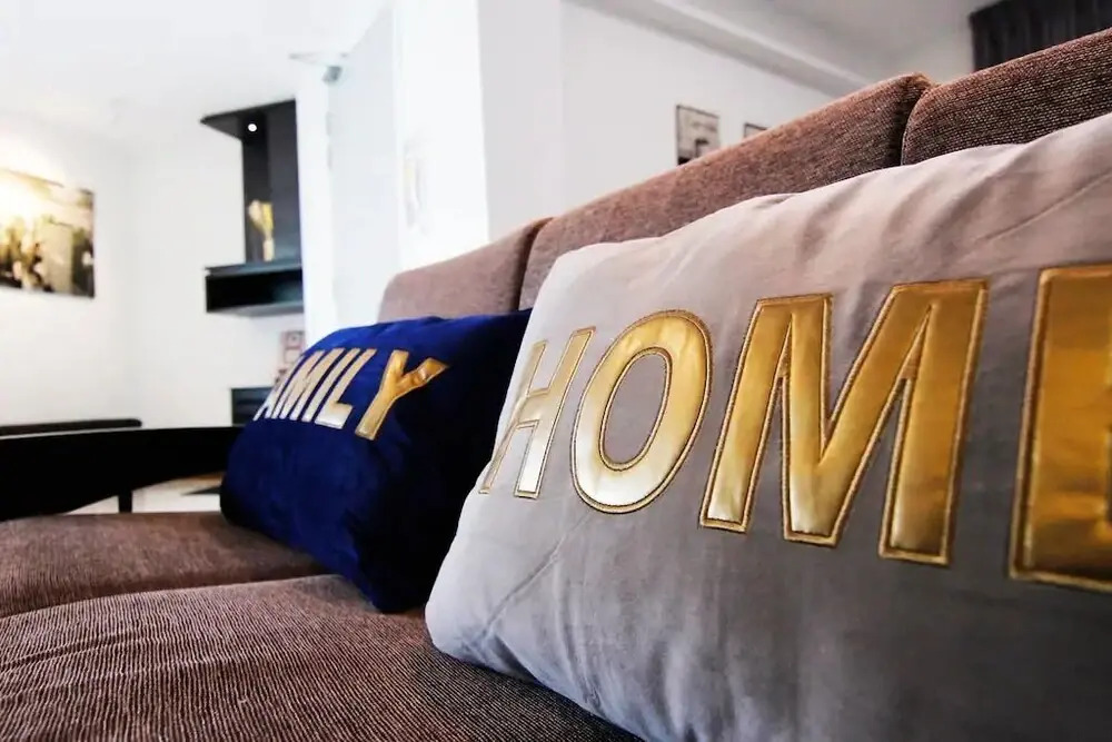 YO.OM Families Gateway Luxury Condo 6-9 Pax