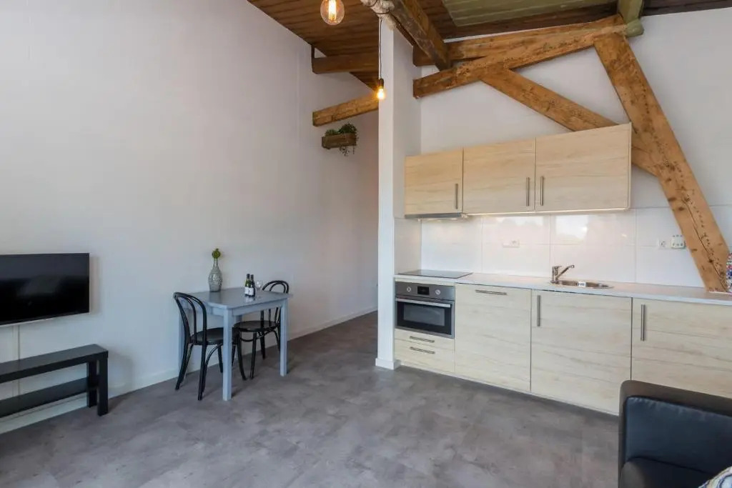 Groepsappartement- Dorpsplein 6 Koudekerke Pleinzicht