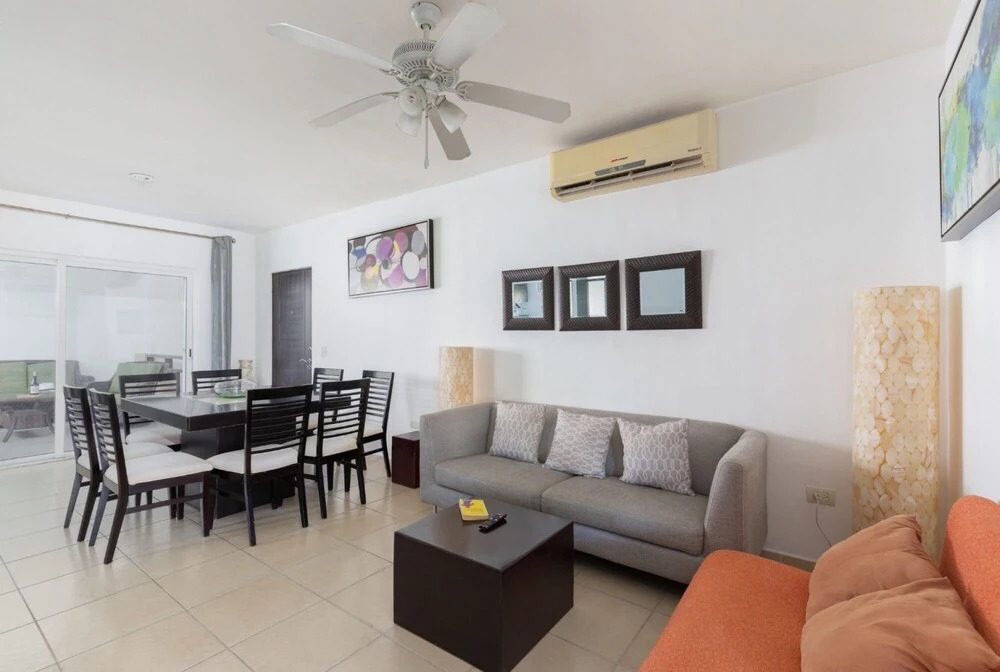 Spacious 2BR Condo Well-located Wifi Concierge