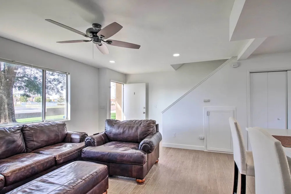 Central Bakersfield Townhome w/ Private Patio