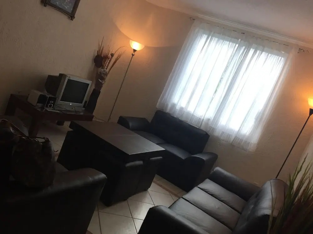 Adamaris Condo Condesa