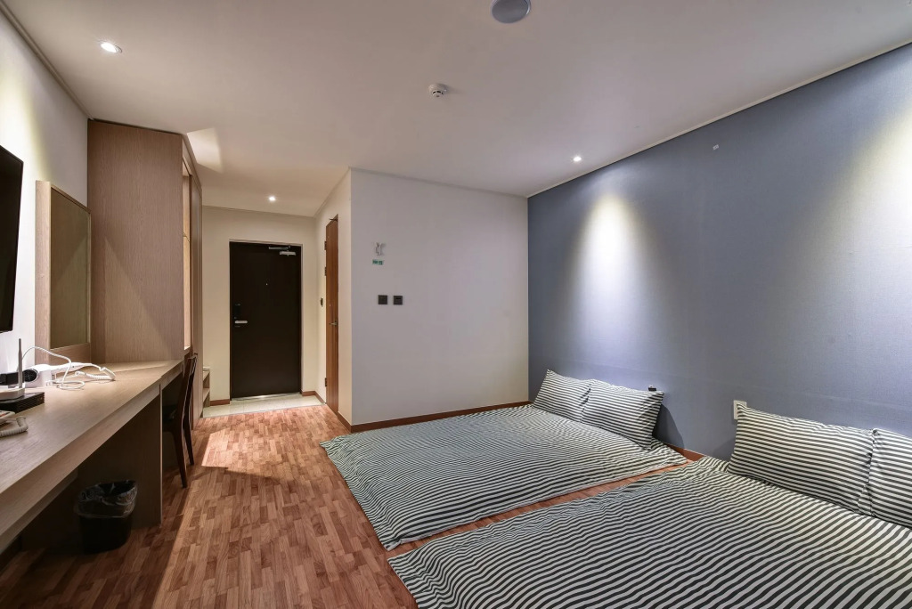 Sea Moon Tourist Hotel