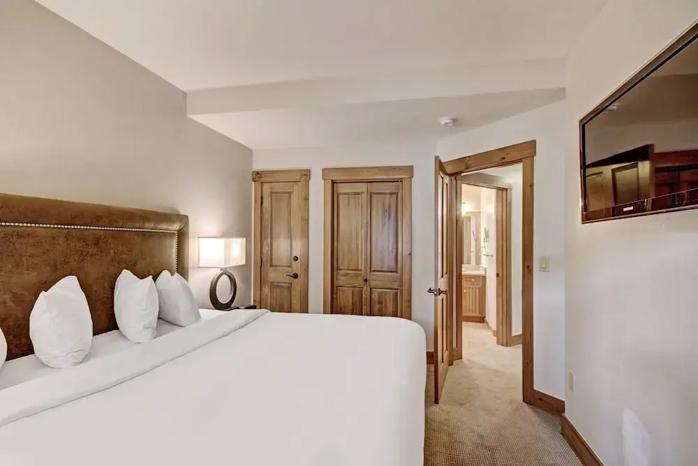 Refined  With Sunny Views 2 Blocks To Downtown Breck 1 Bedroom Condo by RedAwning
