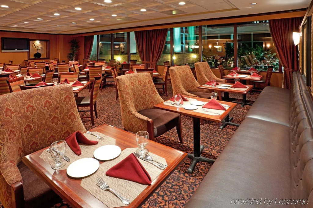 DoubleTree by Hilton McLean Tysons
