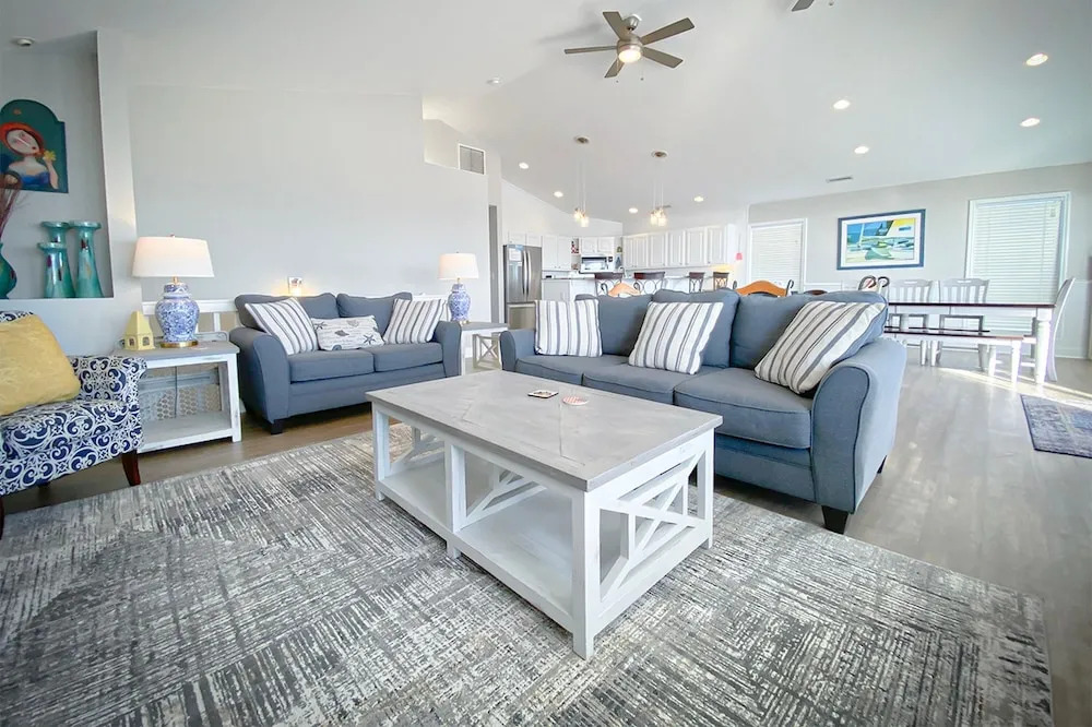 Sparrow's Beach Nest by Sea Scape Properties