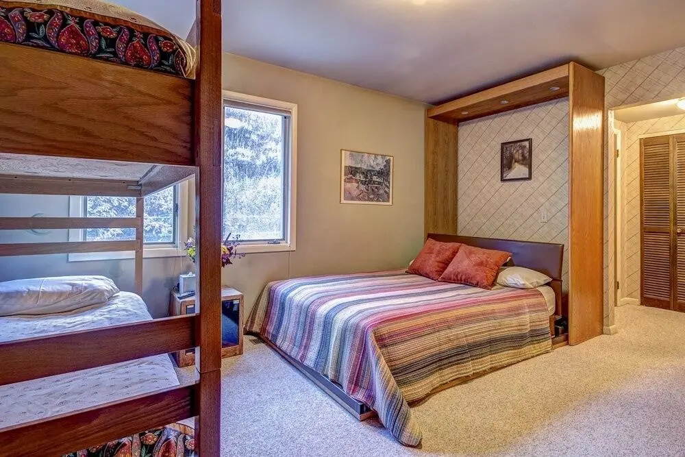 1115 Lowell Avenue 4 Bedroom Condo
