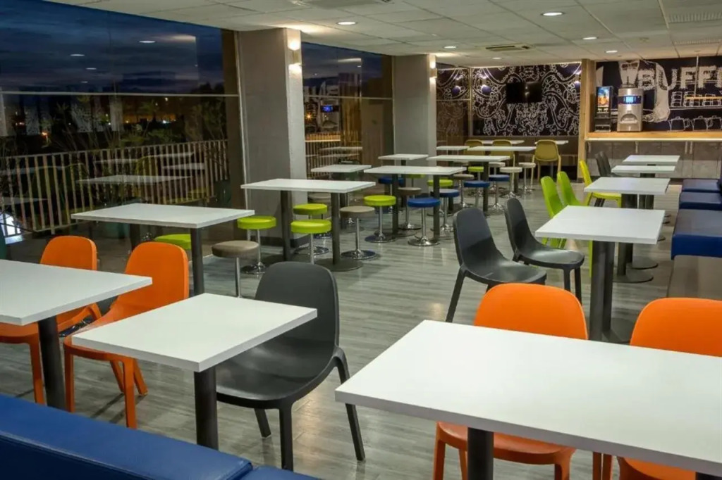 Ibis Budget Fréjus St Raphaël centre plages gare TGV