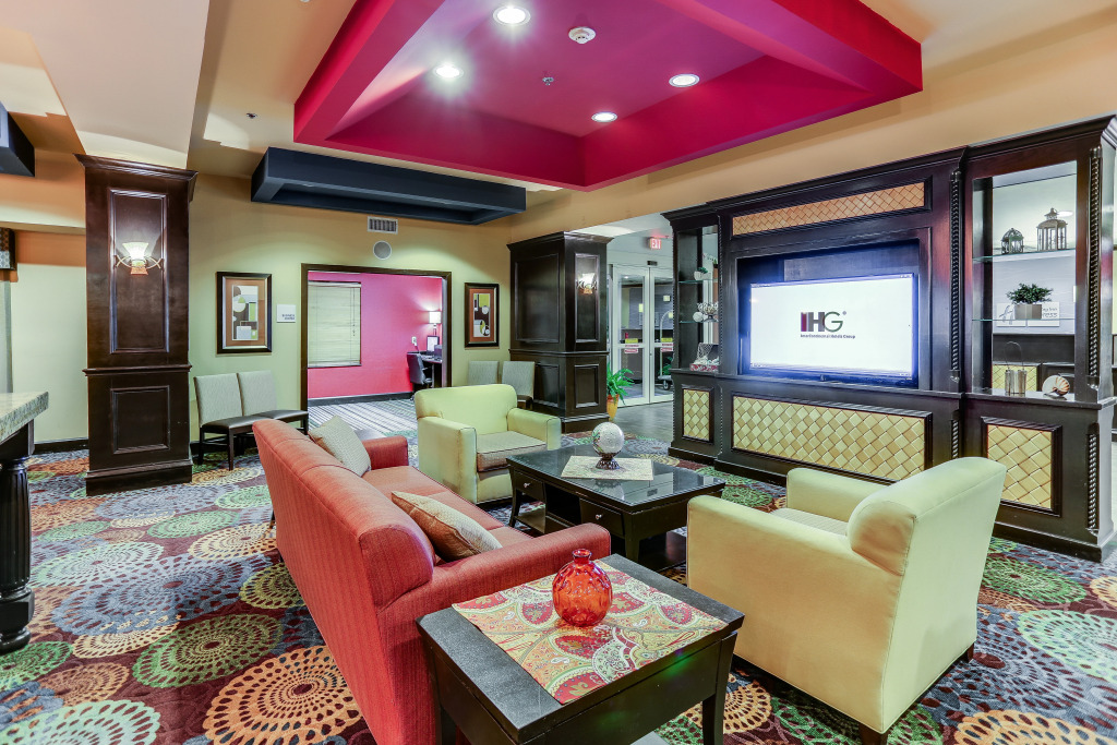 Holiday Inn Express Hotel & Suites Huntsville by IHG