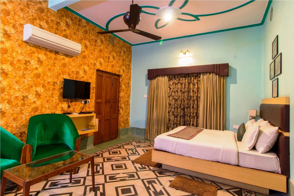 Hotel East View