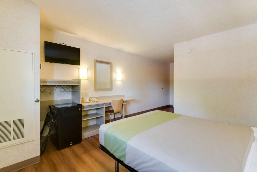 Motel 6-Statesville, NC