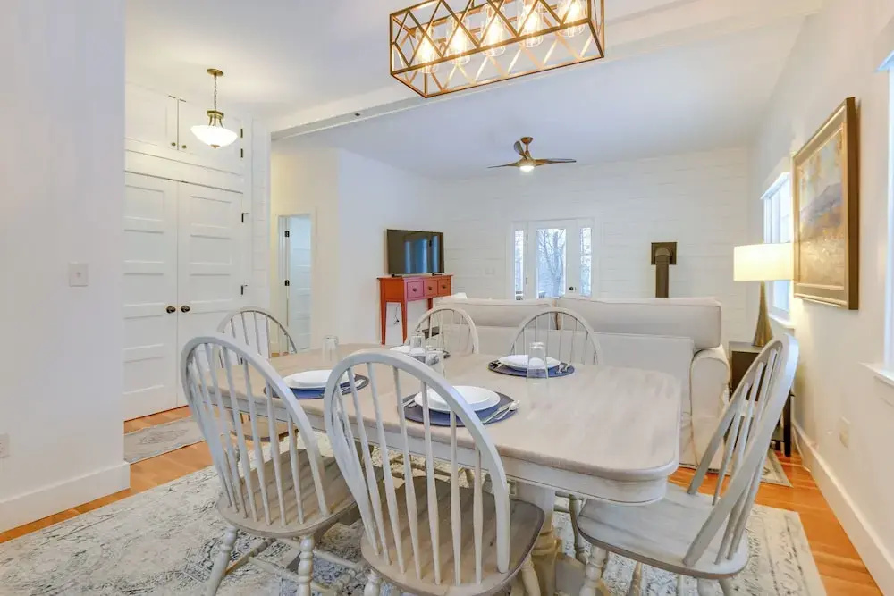 Cozy Wolfeboro Home w/ Private Deck: 1 Mi to Lake