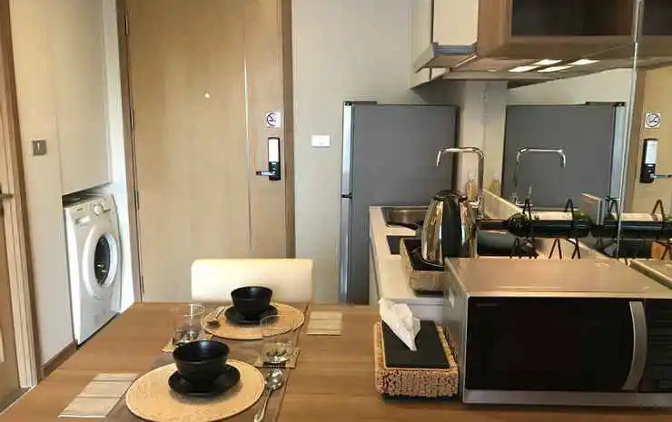 Luxury Condo Sukhumvit 11-13 Asoke Nana nightlife