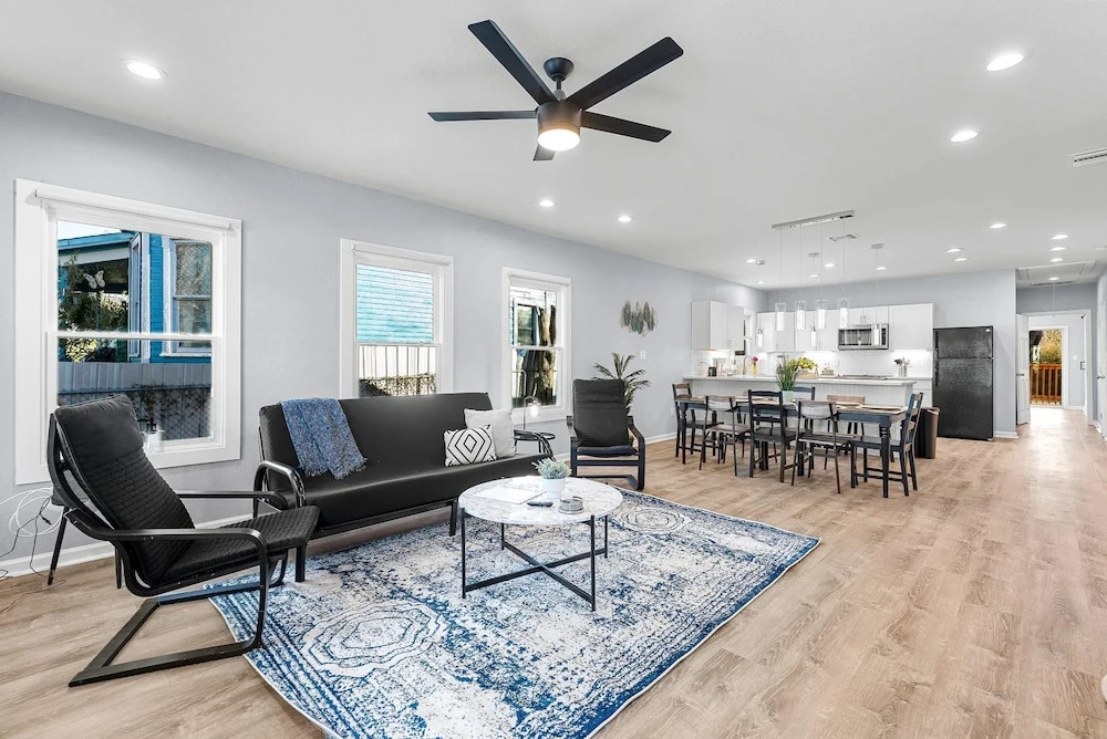 Inviting 4br/2.5ba Downtown Home With Ample Space!