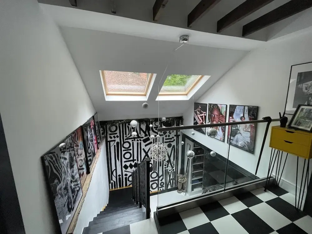 Artsy Retreat - Sleeps 4, Free Parking & Balcony