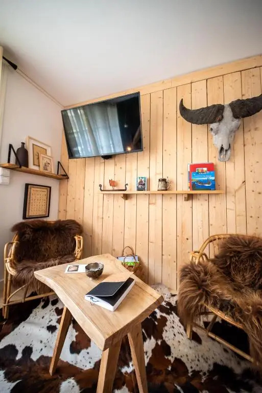 Studio Insolite Viking (Adults Only)