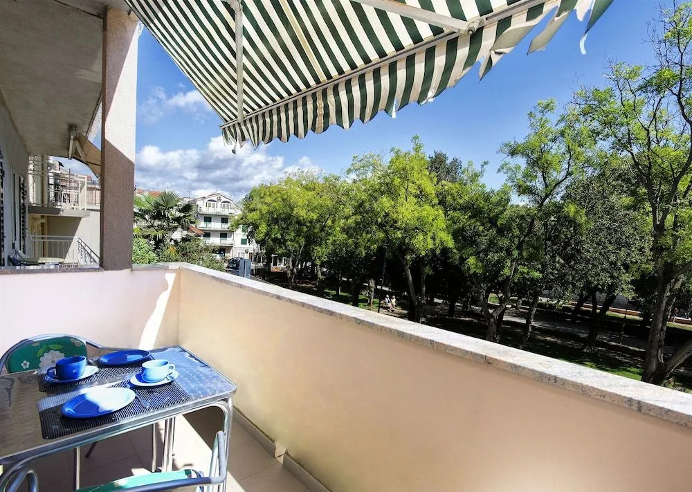Apartments Bujola City Park View