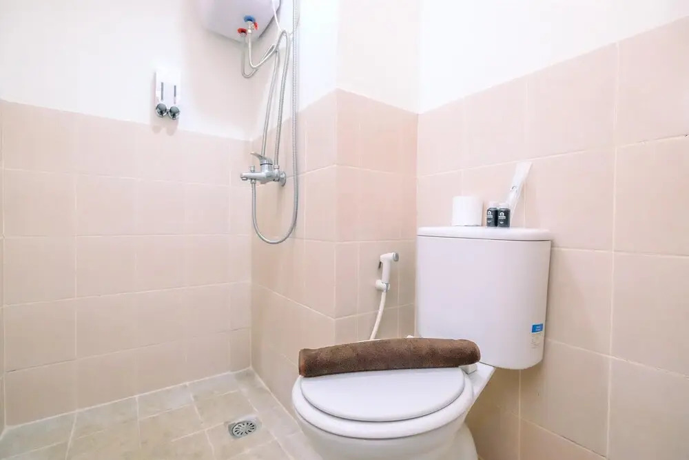 Homey and Modern 2BR at Podomoro Golf View Apartment