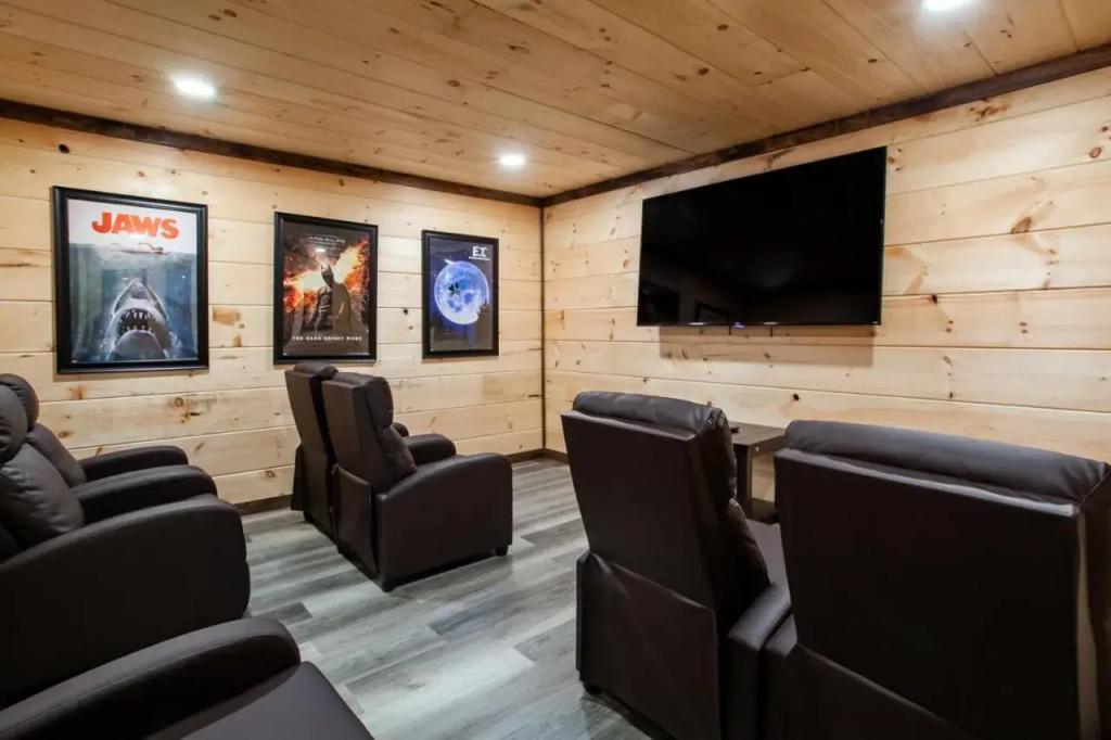 Pine Cove Cabin - Hot Tub, Game Room, Theater Room