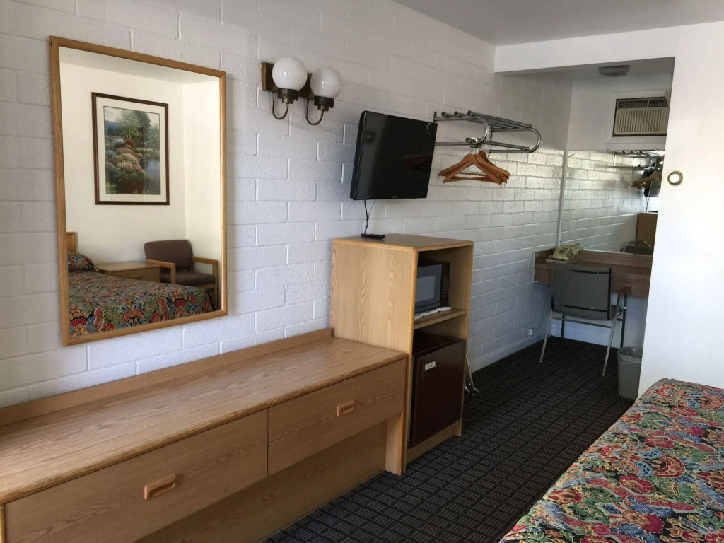 Manor Motor Lodge