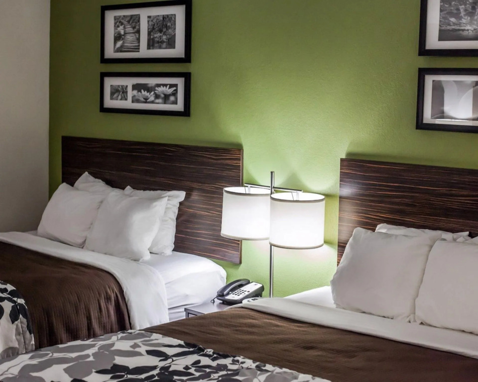 Garner Hotel Topeka West by IHG