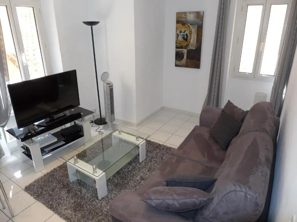 Central 1 bedroom Riouffe 2 mins from the Palais and Croisette 206