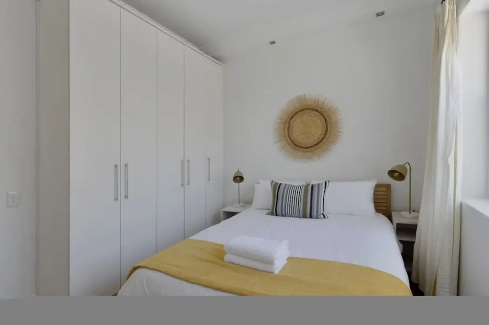 Modern 2-bed Green Point Haven Stylish Central