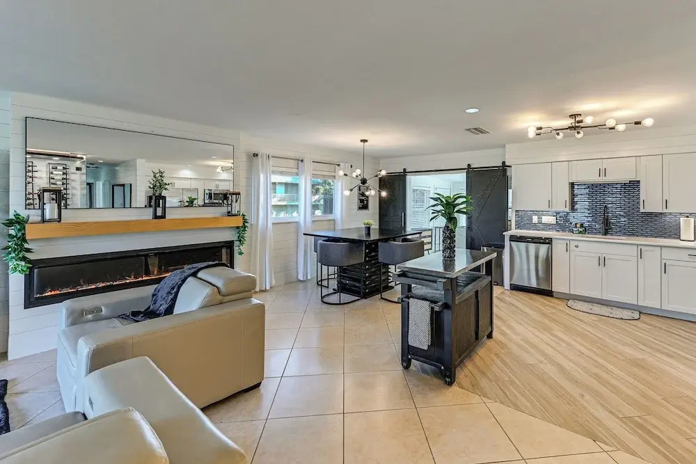 1 Mi to Bonita Beach Park: Chic Canal-front Home!