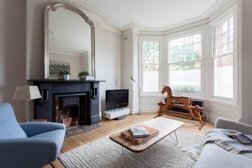 Ardilaun Road by onefinestay