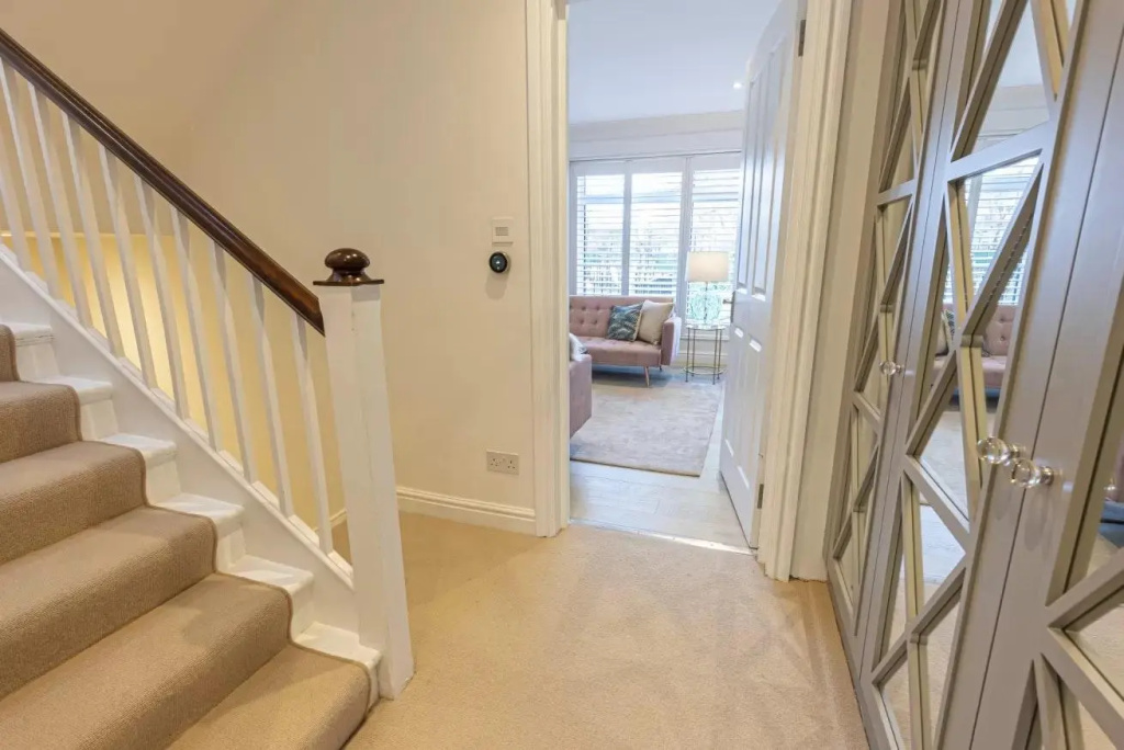 Stunning 3-bed house with roof terrace near King’s Road in Chelsea