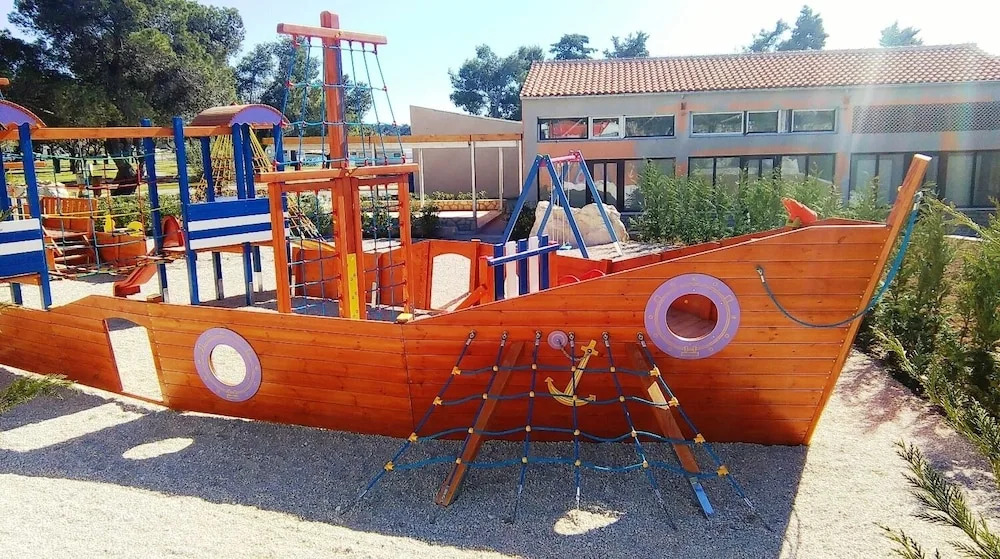 Lidija - Family Friendly & Close to the sea - B2