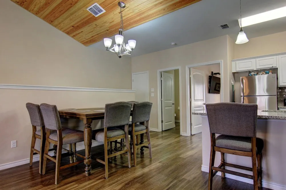 Beachside Bliss Bs404 3 Bedrooms 2.5 Bathrooms Condo