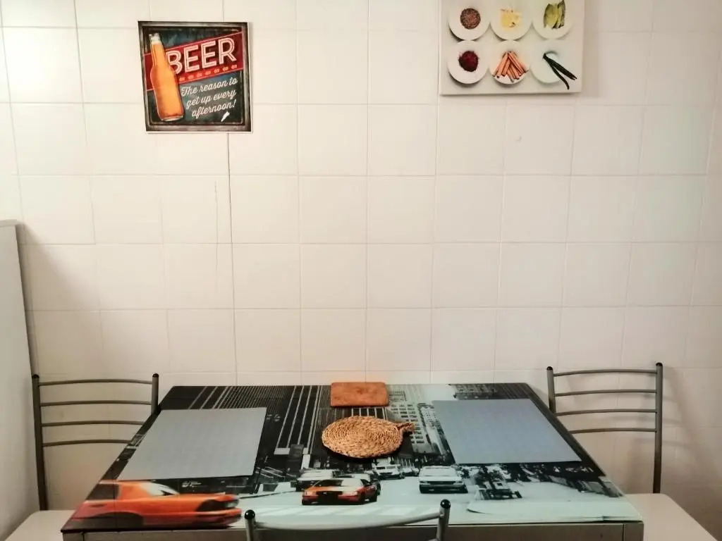 Apartment with one bedroom in Lisboa with WiFi 5 km from the beach