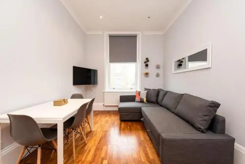 Camden Apartment A/Apartment