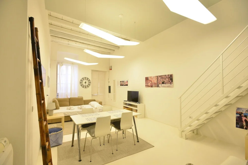 IzzHome Loft and Art