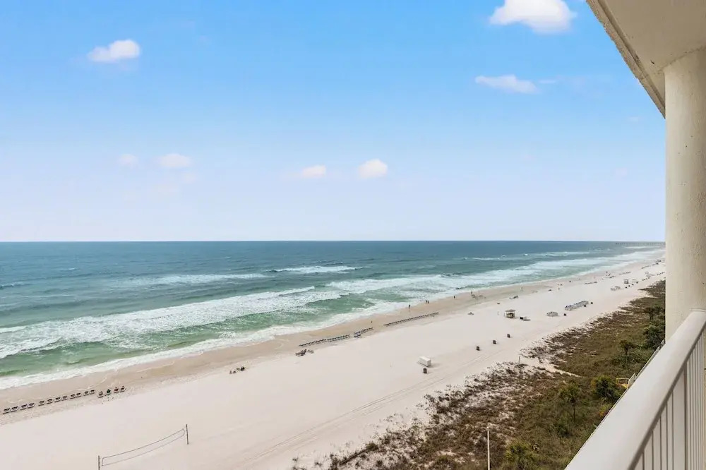 Sunset Hideaway! 3BR 3BA Sleeps 10! Beachfront! Seasonal Beach Chairs!
