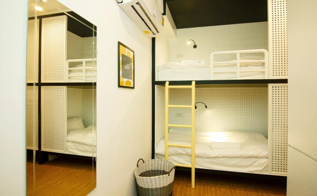 Folk Poshtel Asok