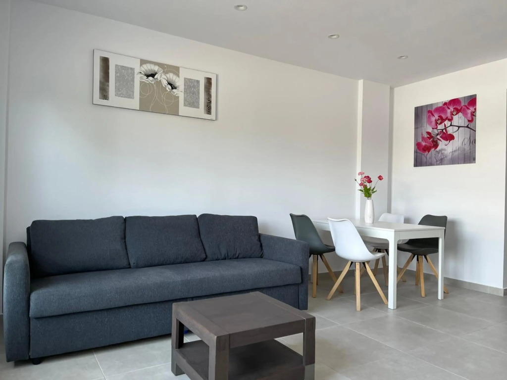 Luxury Apartment - Rooftop Terrace, Pool & nearby beach