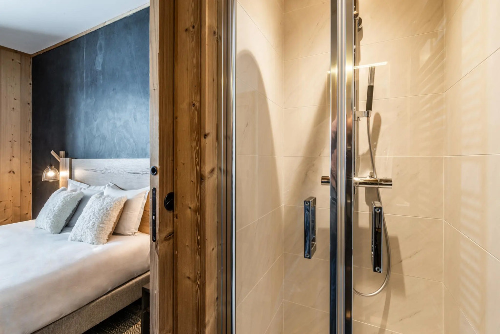SORBUS - Contemporary Apartment in Luxury Residence