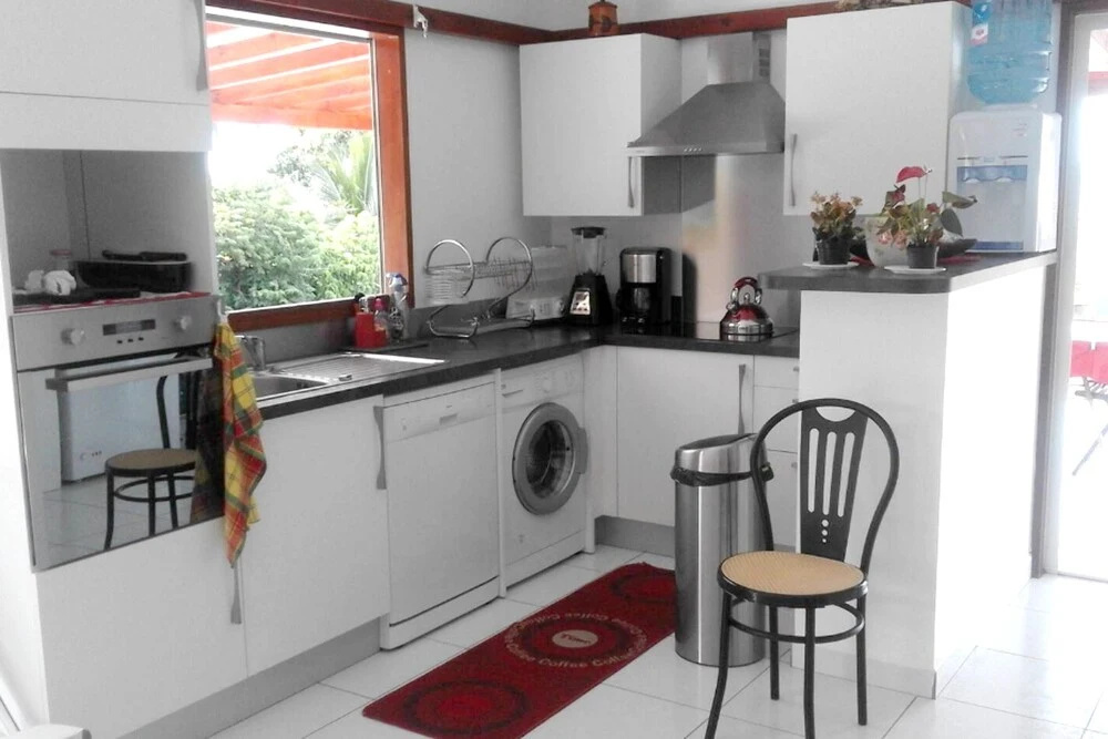 House With 2 Bedrooms in Vieux- Habitants, With Wonderful sea View, Furnished Garden and Wifi - 2 km From the Beach