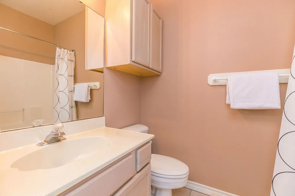15102 Leeward Dr Townhouse Unit 502 - 3 Br townhouse by RedAwning