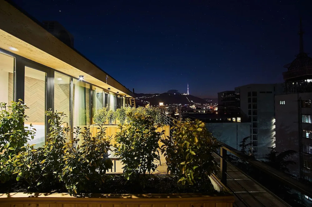 Green Floor Apartments