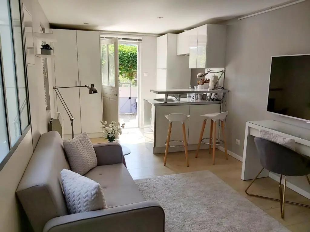 Charmant Studio Sur Cour a Lyon 9e Mont D'or (Adults Only)