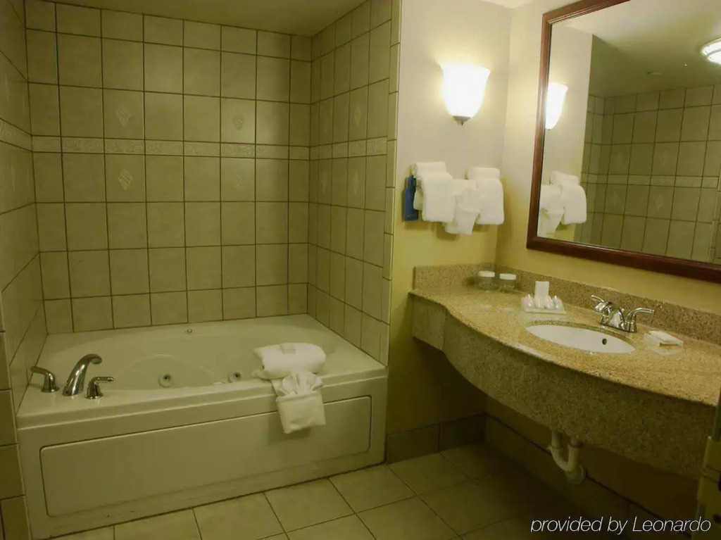 Four Points by Sheraton Fayetteville Fort Bragg