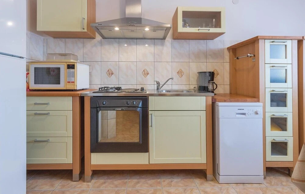 Nice Home in Pula With Wifi and 8 Bedrooms