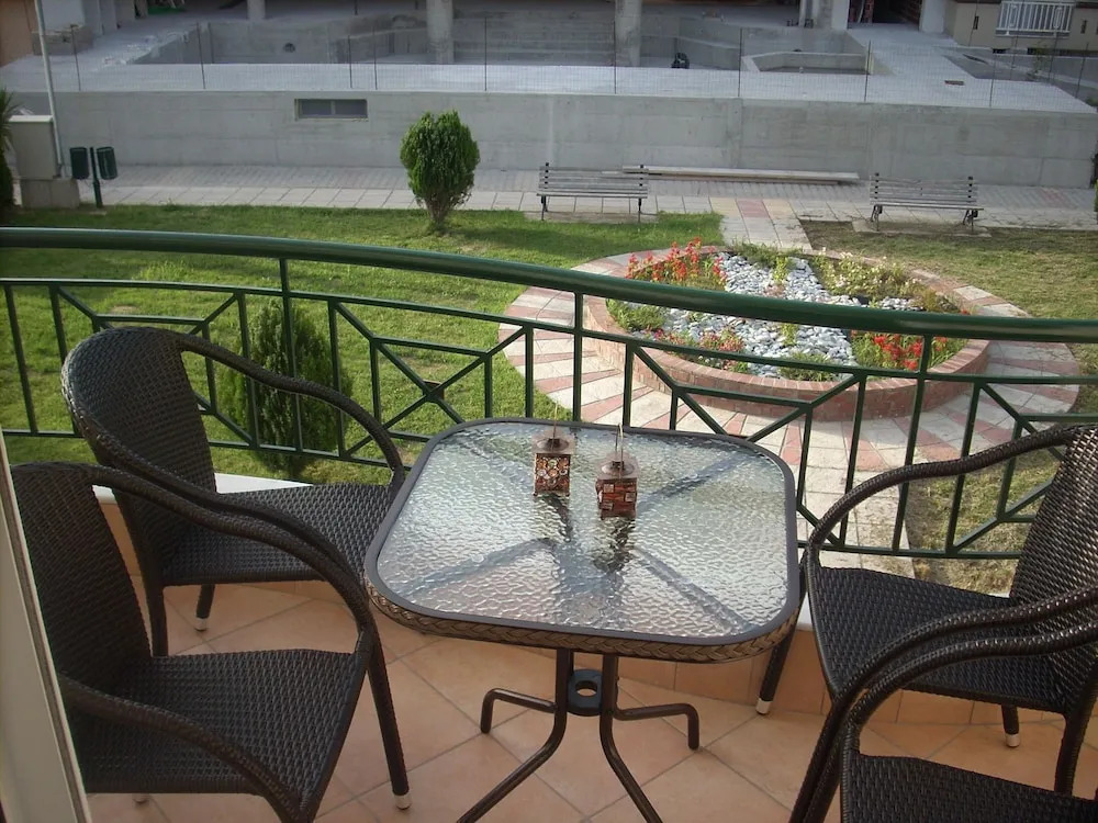 Irida Apartments