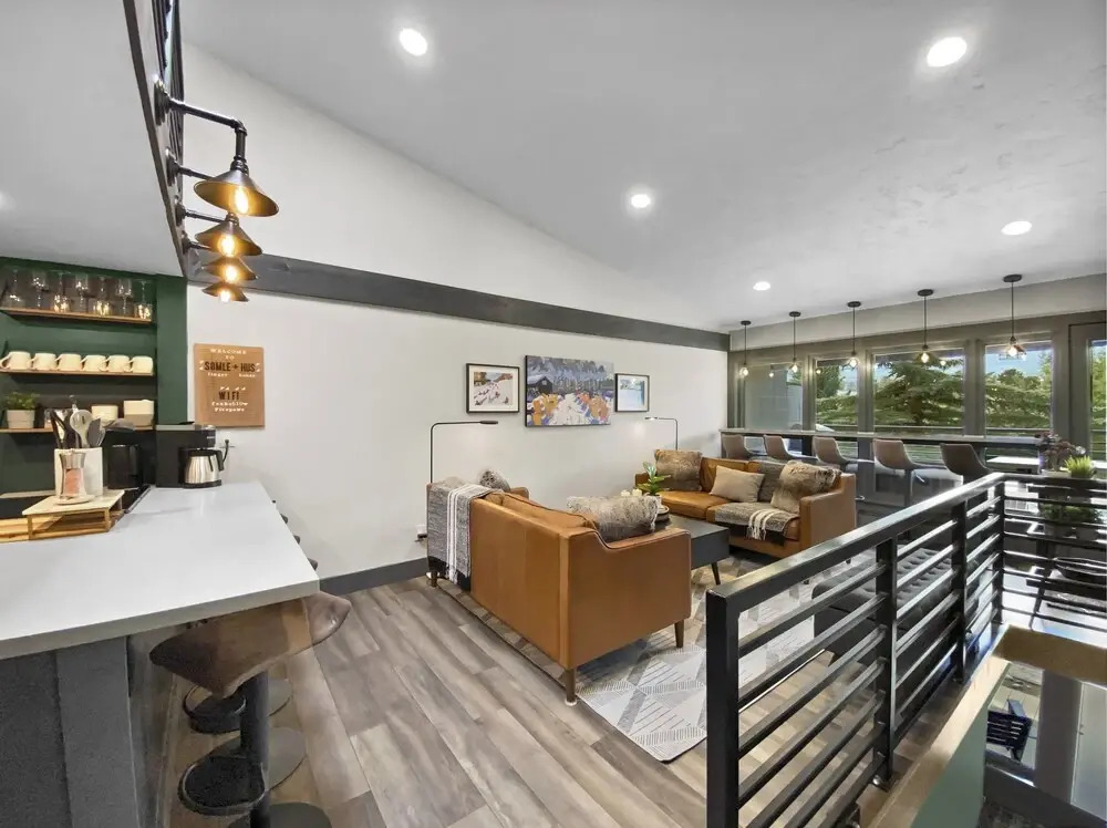 Falcon Condos N4 3 Bedroom Condo by Redawning