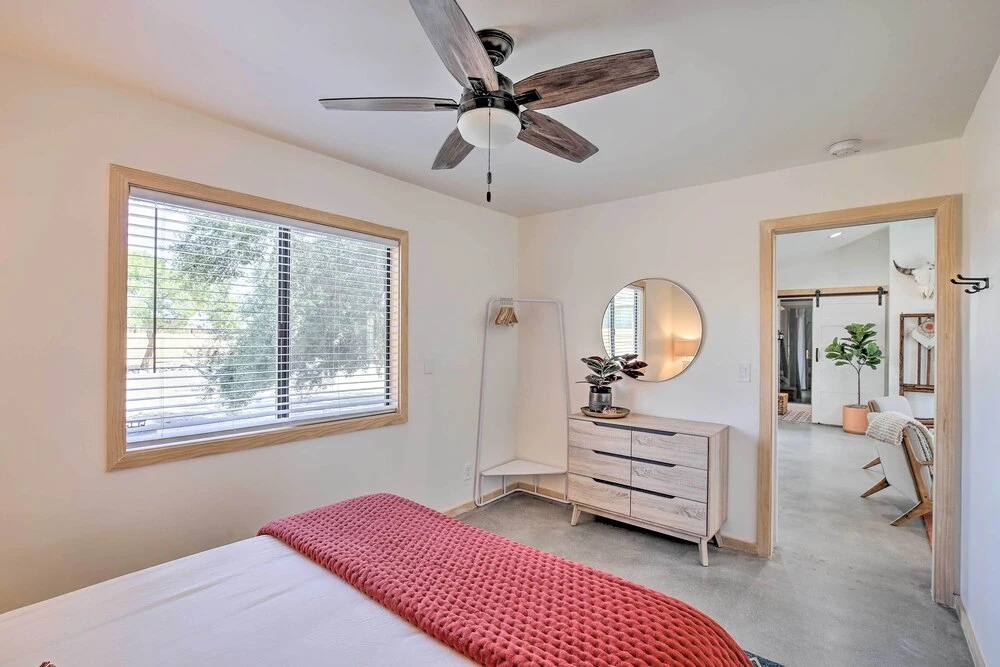 Modern Joshua Tree Bungalow With Fire Pit & Bbq!