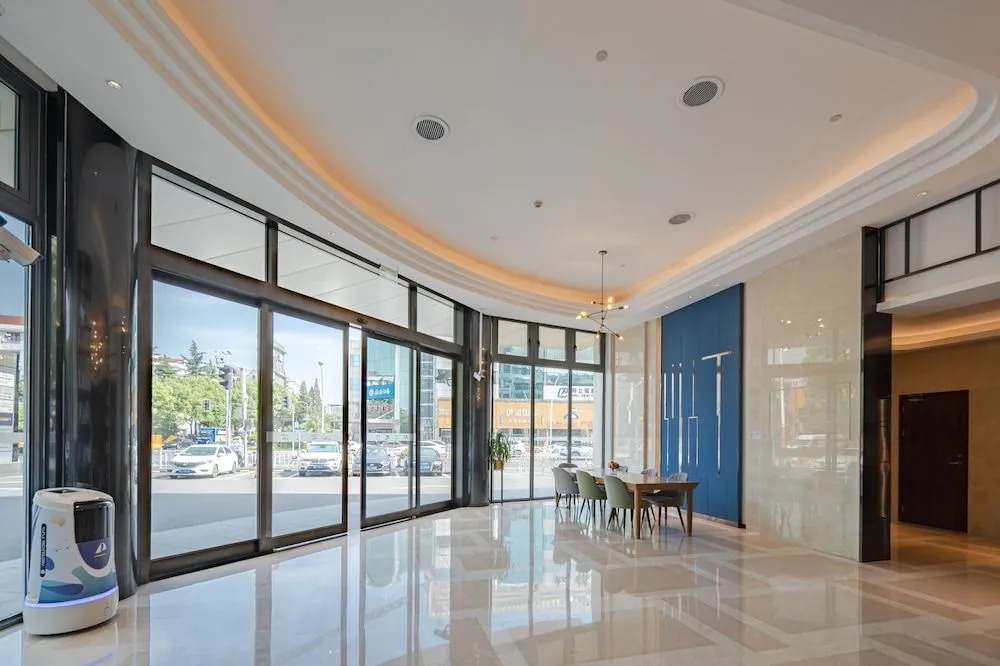 Yunfei Hotel