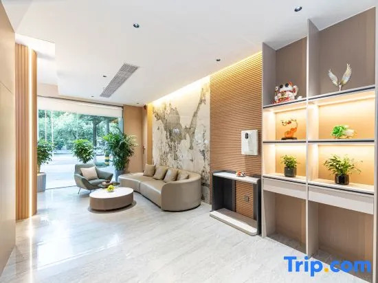 Elong ME Hotel (Jingzhou Gong'an Tongyun Bus Station Xinda Plaza)